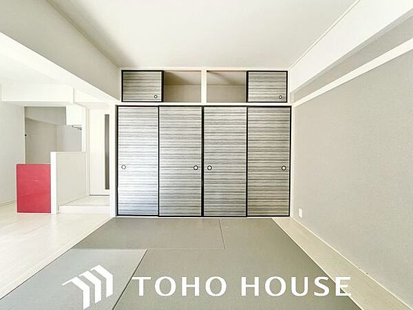 過ぎ行く時間をゆったりと感じることができる落ち着いたお部屋。プライベートな時間を満喫できます。