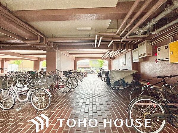 敷地内駐輪場。