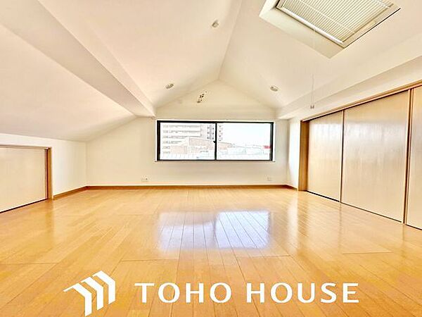 過ぎ行く時間をゆったりと感じることができる落ち着いたお部屋。プライベートな時間を満喫できます。