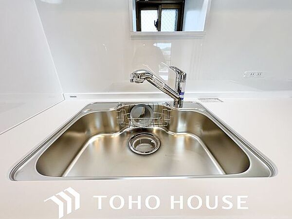 調理器具や食器類もゆったり洗えるシンクが嬉しいですね。
