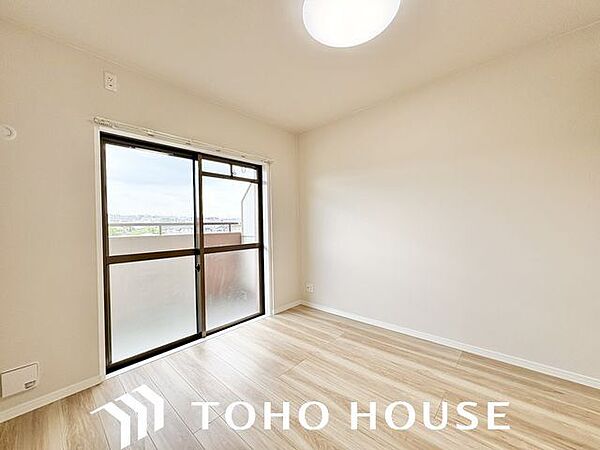 一日の疲れをいやしてくれる主寝室。時を忘れて過ごす場所として過ごせるお部屋。