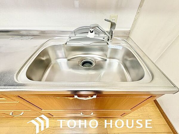 調理器具や食器類もゆったり洗えるシンクが嬉しいですね。