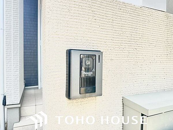 防犯対策にもなるモニター付きインターホン設置。