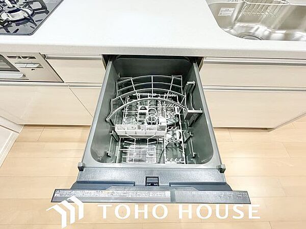 食器を洗っている間にお掃除など、様々なシーンで家事の時短に役立つビルトイン食洗機。
