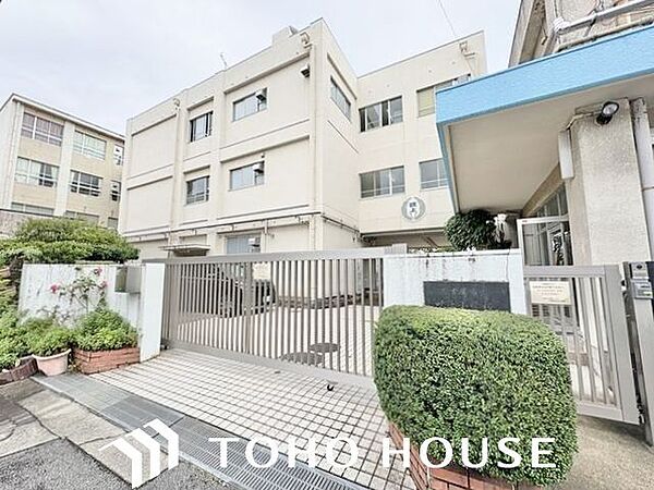 名古屋市立吹上小学校 750m