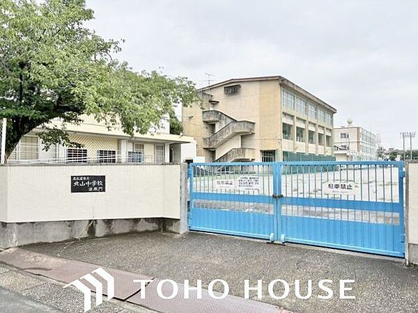 名古屋市立北山中学校 2100m