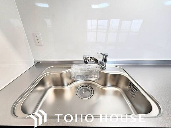 調理器具や食器類もゆったり洗えるシンクが嬉しいですね。