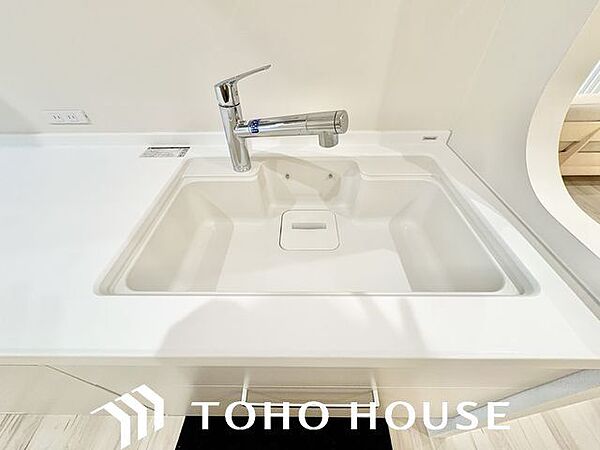 調理器具や食器類もゆったり洗えるシンクが嬉しいですね。