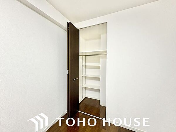 過ぎ行く時間をゆったりと感じることができる落ち着いたお部屋。プライベートな時間を満喫できます。