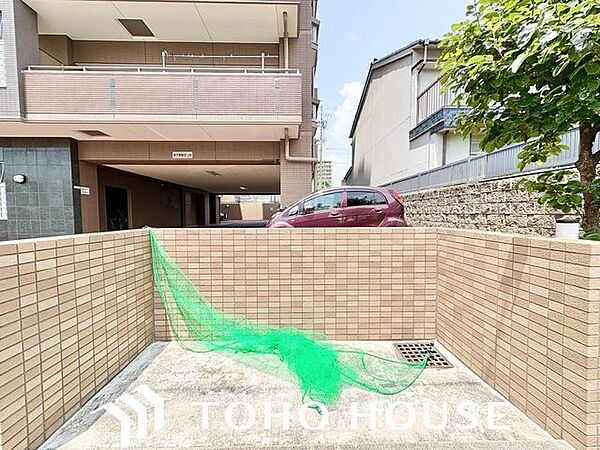 敷地内ごみ置き場。