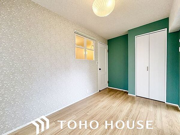 過ぎ行く時間をゆったりと感じることができる落ち着いたお部屋。プライベートな時間を満喫できます。