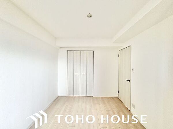 過ぎ行く時間をゆったりと感じることができる落ち着いたお部屋。プライベートな時間を満喫できます。
