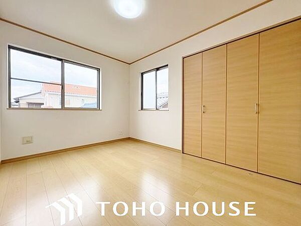 過ぎ行く時間をゆったりと感じることができる落ち着いたお部屋。静かな環境でリラックスタイムをスタート。