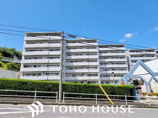流行に左右されず、将来にわたって価値が継続する「上質」な佇まい。（空の加工を生成AIで行っています）
