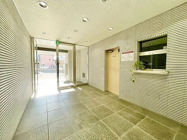 シンプルながらも格調高い雰囲気を漂わせた上質な空間。安らぎに満ちた生活空間を予感させてくれます。