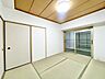 子供部屋：居心地のいい暮らしには欠かせない採光。たっぷりと陽光が注がれる明るい空間。