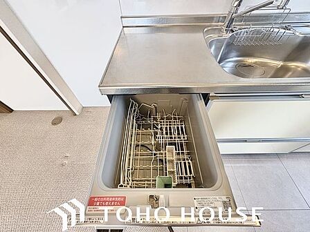 食器を洗っている間にお掃除など、様々なシーンで家事の時短に役立つビルトイン食洗機。