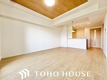 洗練されたデザインと機能性が織りなすこだわりの住空間。ゆったりとした時間をお過ごしください。