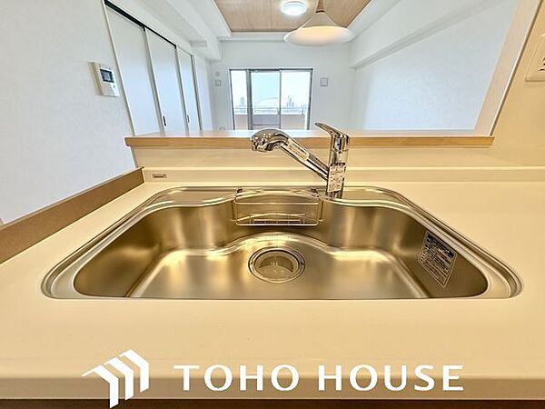 大きな調理器具や食器類もゆったり洗える大型シンクが嬉しいですね。