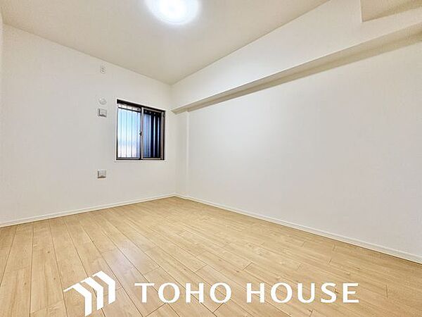 過ぎ行く時間をゆったりと感じることができる落ち着いたお部屋。プライベートな時間を満喫できます。
