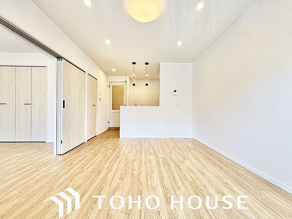 太陽の恵みを一気に受けた明るくあたたかいお住まい。吹きぬける風を感じながら爽やかで風通しの良い暮らし。