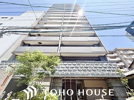 高貴な雰囲気を纏う外観。クオリティを追求した快適な空間が住まう方の心を満たします。