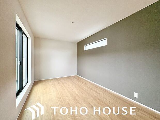 一日の疲れをいやしてくれる主寝室。時を忘れて過ごす場所として過ごせるお部屋。