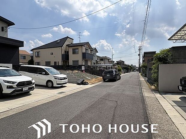 車での移動が多い場合は幹線道路へのアクセスのしやすさは重要。スムーズに駐車できるかもご確認ください。
