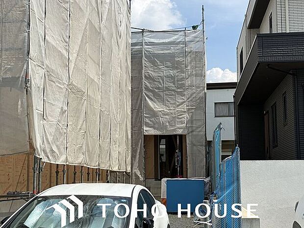 お住まいの顔となる玄関。様々なシーンで違った魅力的な表情を見せてくれます。