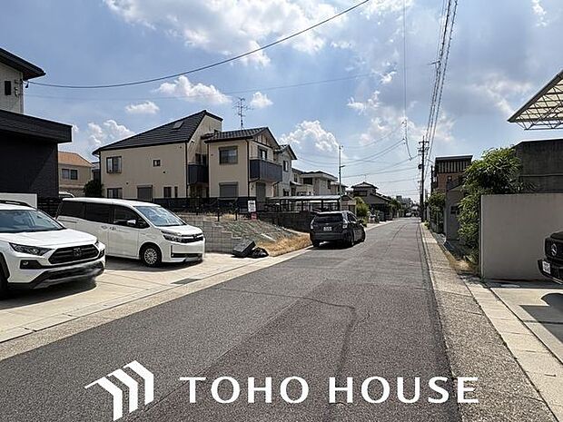 車での移動が多い場合は幹線道路へのアクセスのしやすさは重要。スムーズに駐車できるかもご確認ください。