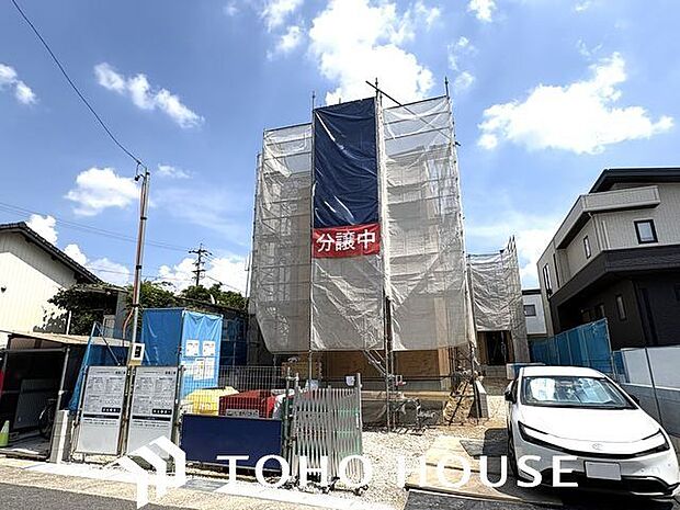爽やかな青空の下に贅沢なほどに降り注ぐ陽光、豊かな居住性。クオリティが見事に調和した住空間。