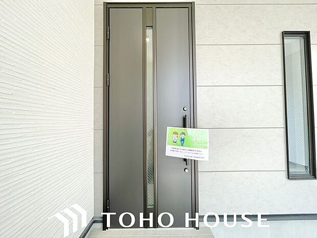 玄関はお家の顔としてすっきりとした素敵な空間に。印象のよい玄関は爽やかな住まいへの入り口です。
