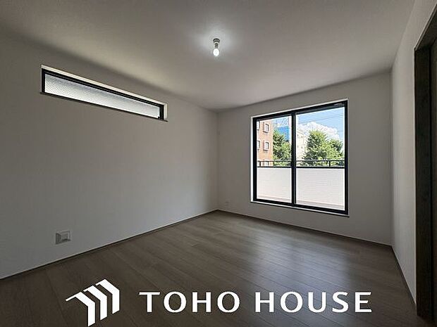 一日の疲れをいやしてくれる主寝室。時を忘れて過ごす場所として過ごせるお部屋。