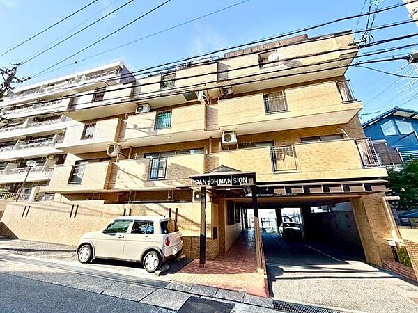 休日にショッピングを愉しんだり、美味しいものを食べたり、そんな彩りある暮らしが享受できる立地です。