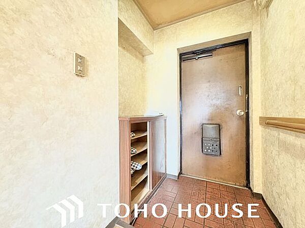 玄関はお家の顔としてすっきりとした素敵な空間に。印象のよい玄関は爽やかな住まいへの入り口です。