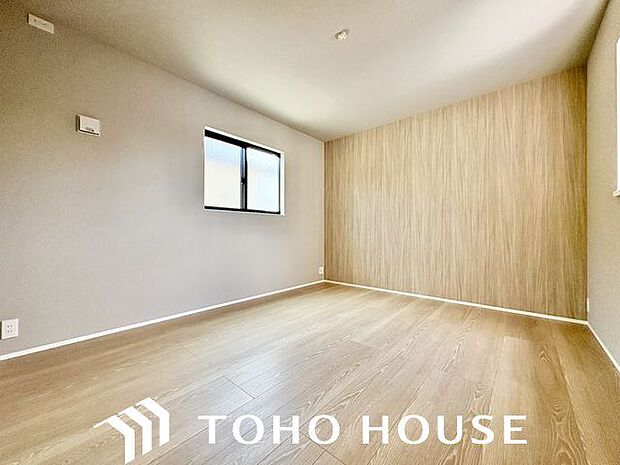 一日の疲れをいやしてくれる主寝室。時を忘れて過ごす場所として過ごせるお部屋。
