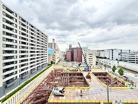 バルコニーに出た時には、頬をなでる優しい風を感じることが出来ます。つい深呼吸をしたくなる眺望です。