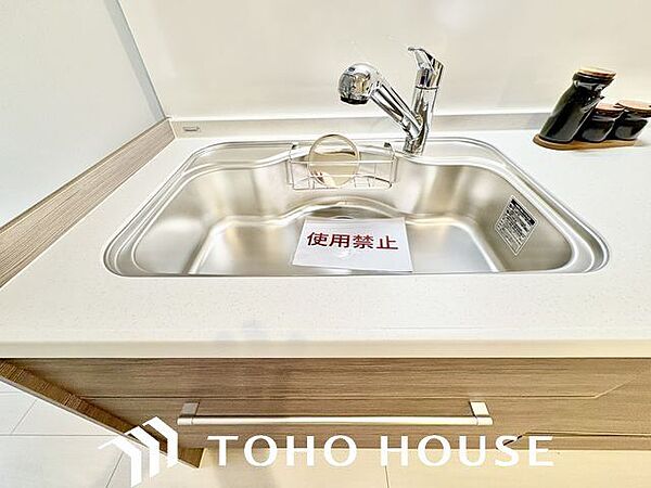 調理器具や食器類もゆったり洗えるシンクが嬉しいですね。