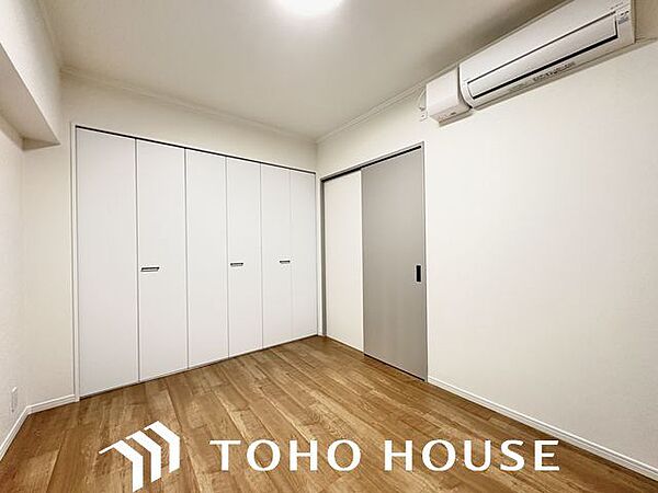 一日の疲れをいやしてくれる主寝室。時を忘れて過ごす場所として過ごせるお部屋。