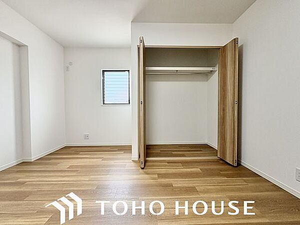 無駄を省き有効に活用した収納スペース。細々したモノを片付けられて便利です。