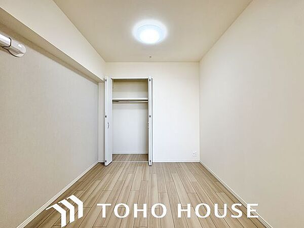 無駄を省き有効に活用した収納スペース。細々したモノを片付けられて便利です。