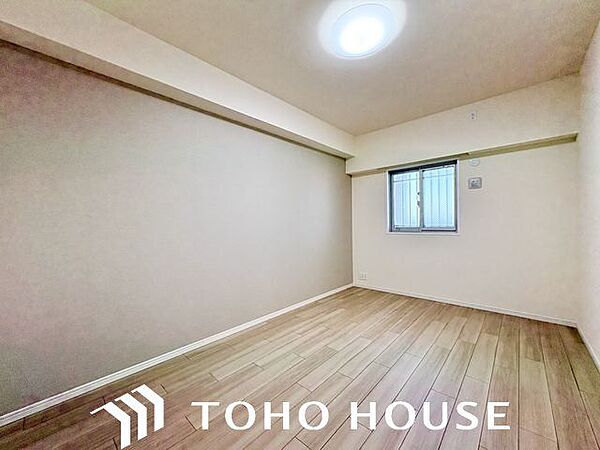 過ぎ行く時間をゆったりと感じることができる落ち着いたお部屋。プライベートな時間を満喫できます。