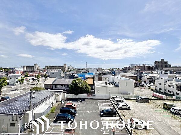 バルコニーに出た時には、頬をなでる優しい風を感じることが出来ます。つい深呼吸をしたくなります。