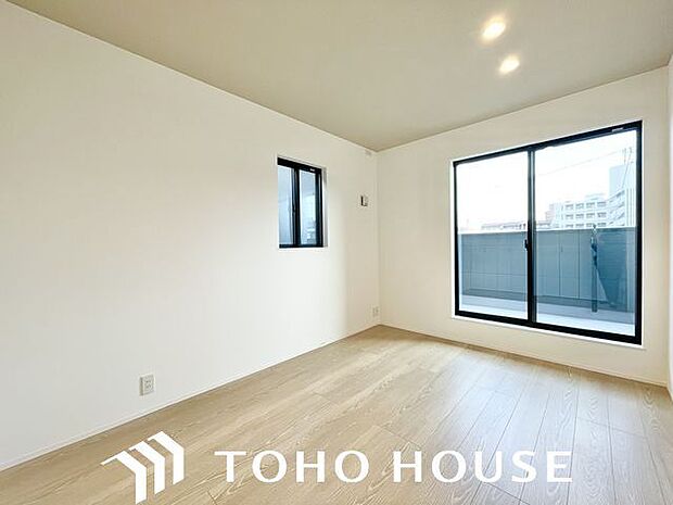 一日の疲れをいやしてくれる主寝室。時を忘れて過ごす場所として過ごせるお部屋。