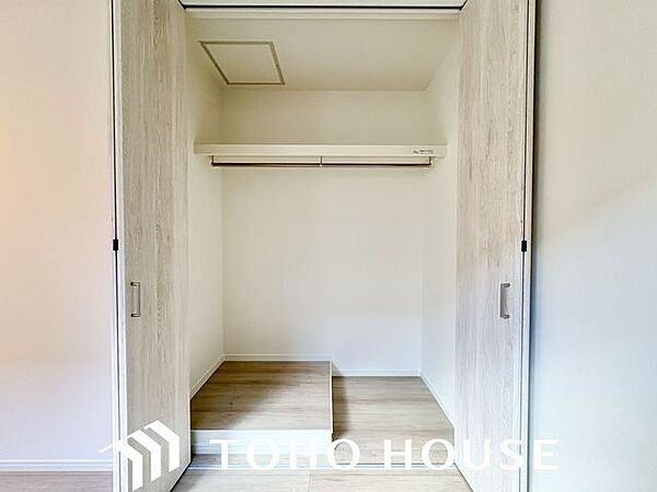 無駄を省き有効に活用した収納スペース。細々したモノを片付けられて便利です。