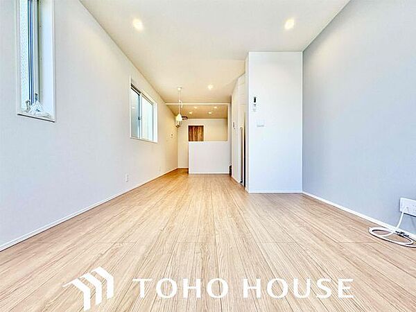 家族の温かさと陽光の暖かさ、楽しい毎日と明るい未来を予感させる「空間が織り成すひとつ先の住み心地」