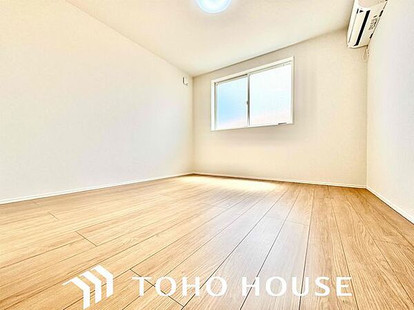 一日の疲れをいやしてくれる主寝室。時を忘れて過ごす場所として過ごせるお部屋。