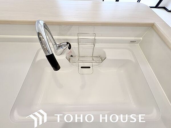 調理器具や食器類もゆったり洗えるシンクが嬉しいですね。
