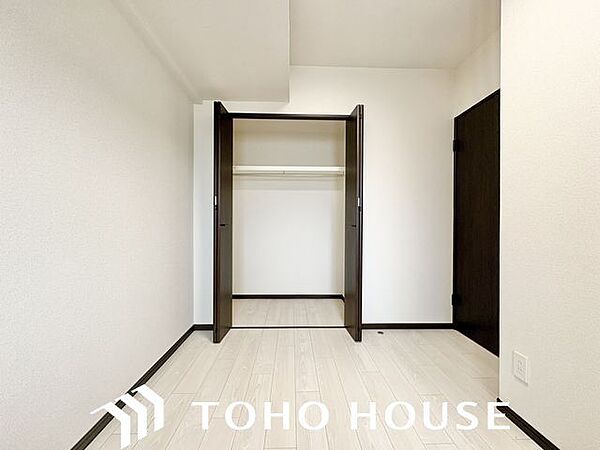無駄を省き有効に活用した収納スペース。細々したモノを片付けられて便利です。