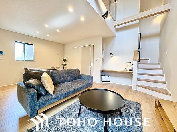 お気に入りのソファで一日ゆったりとくつろぐ時間を最優先にする。そんなスタイルをかなえられる空間です。